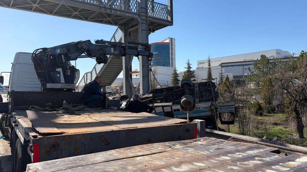 5 kişinin öldüğü otobüs kazası kamerada! Kimlikler belli oldu 1